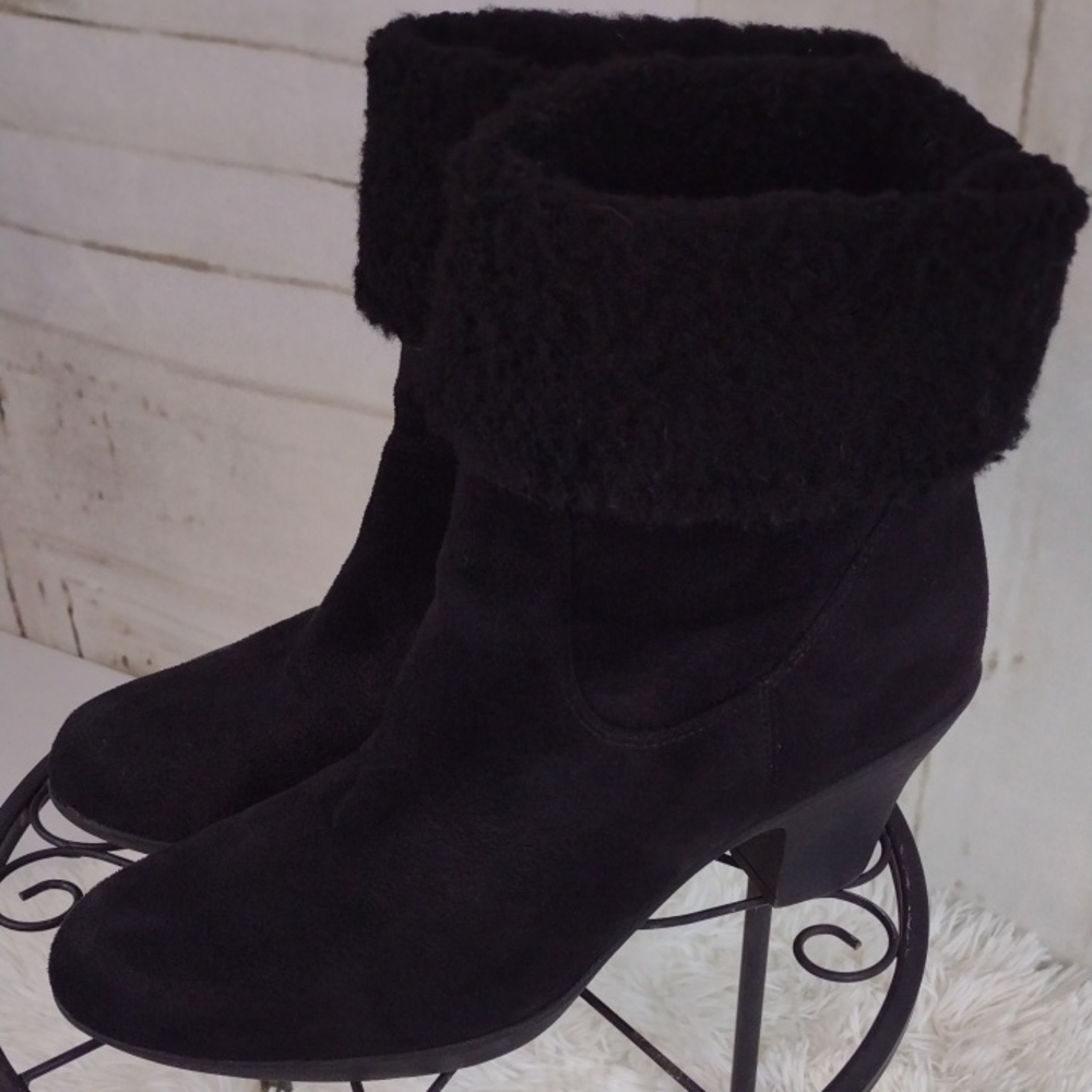 Chic Black Heeled Boots With Faux Fur Cuff Size 8